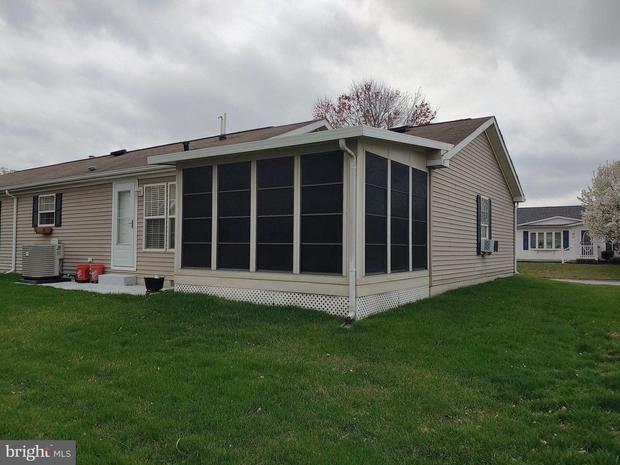 408 MOORE PLACE 408