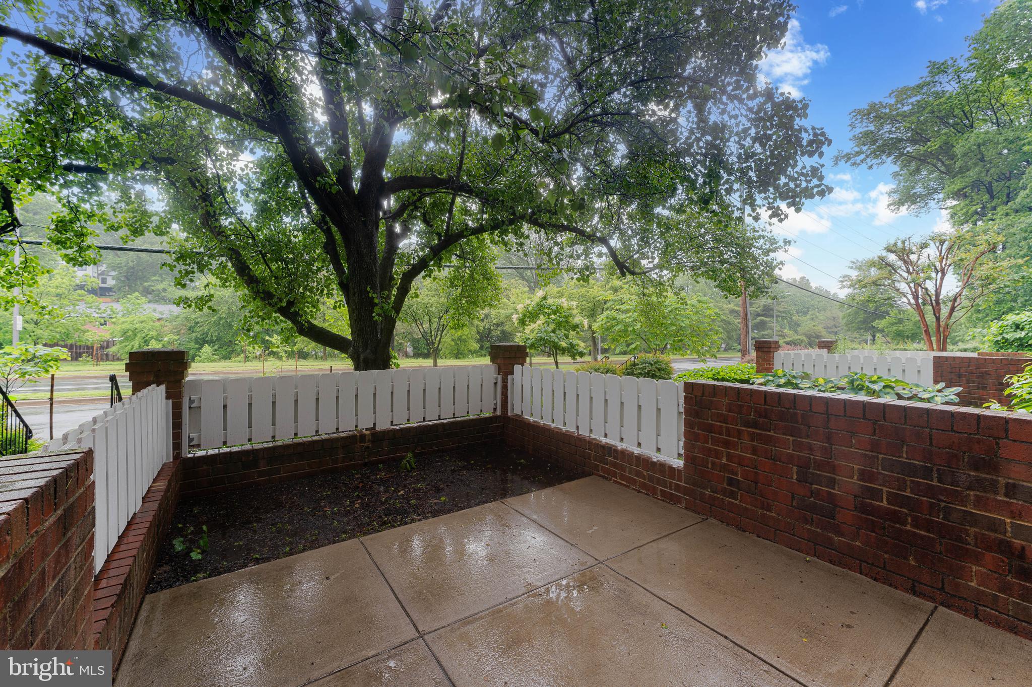 2605 SOUTH WALTER REED DRIVE A