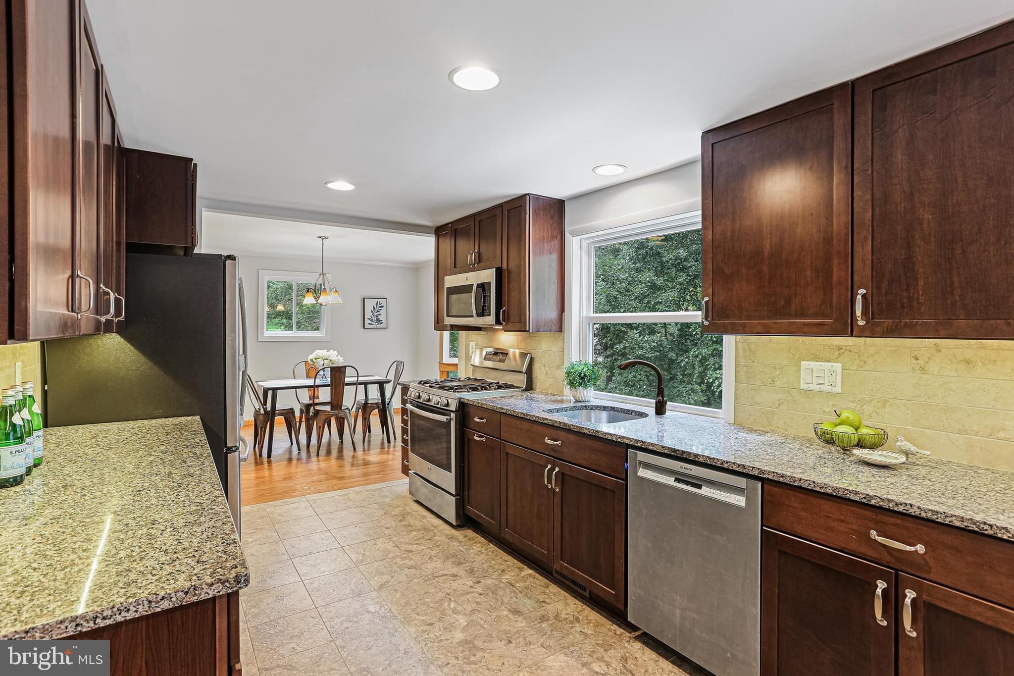 VILLAGE OF LONG REACH - Residential