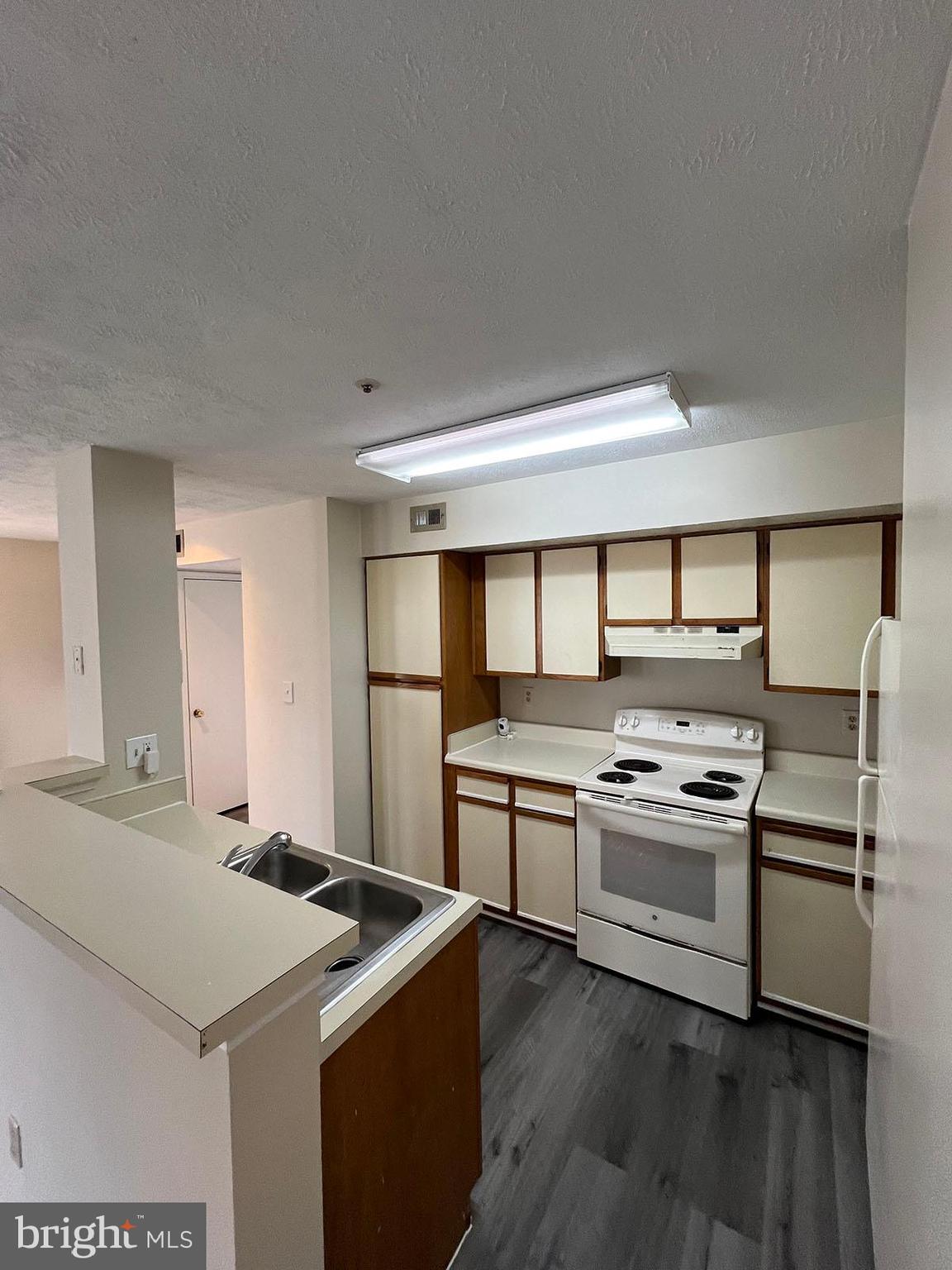 LORDS LANDING VILLAGE - Residential Lease