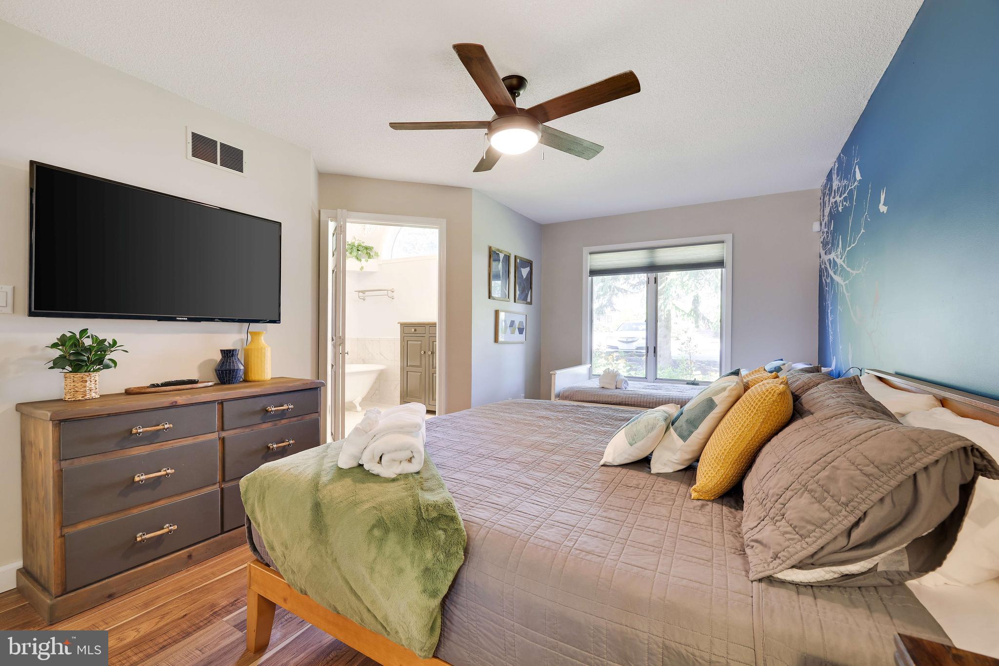 LAURELWOODS - Residential