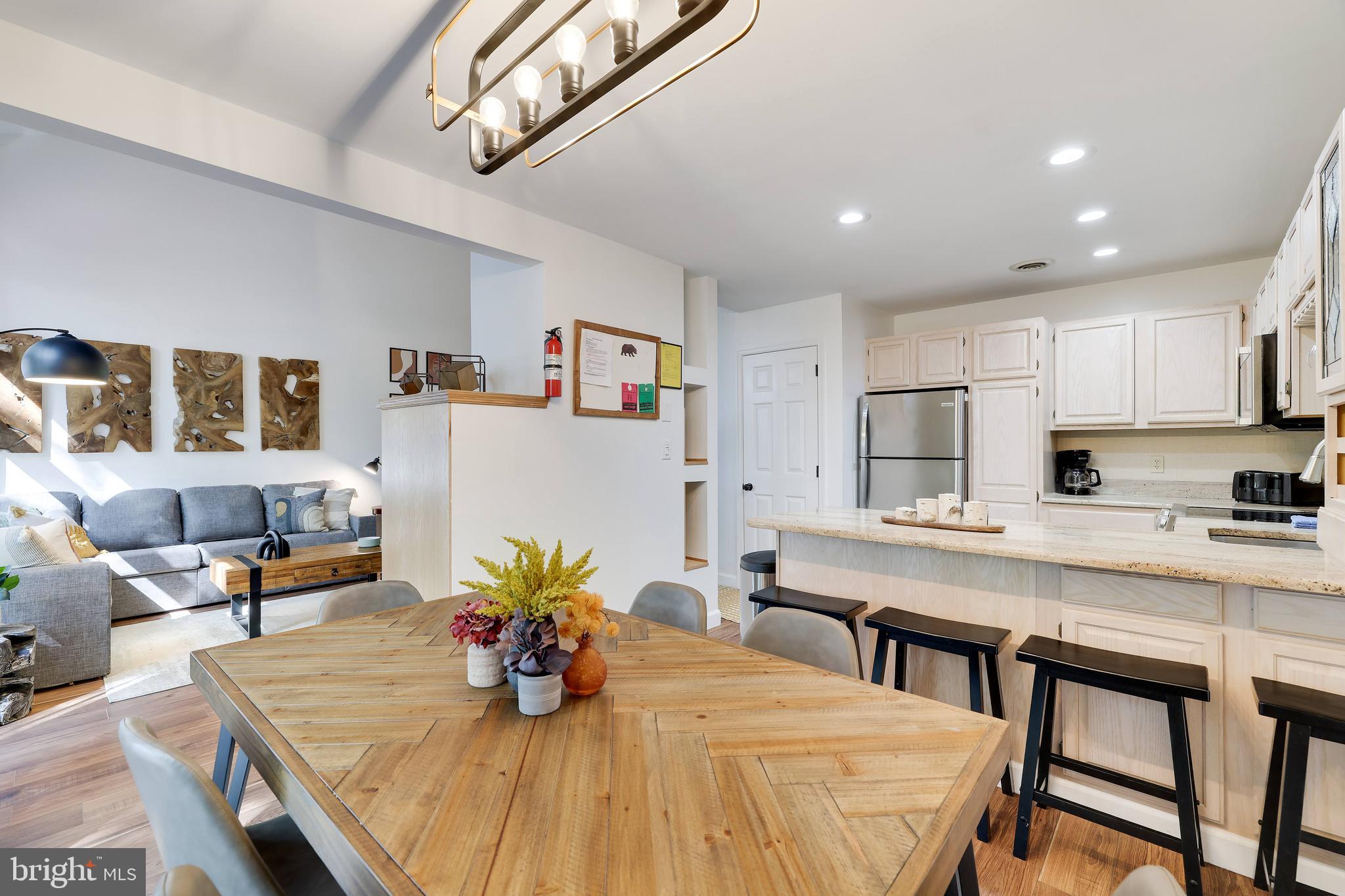 LAURELWOODS - Residential