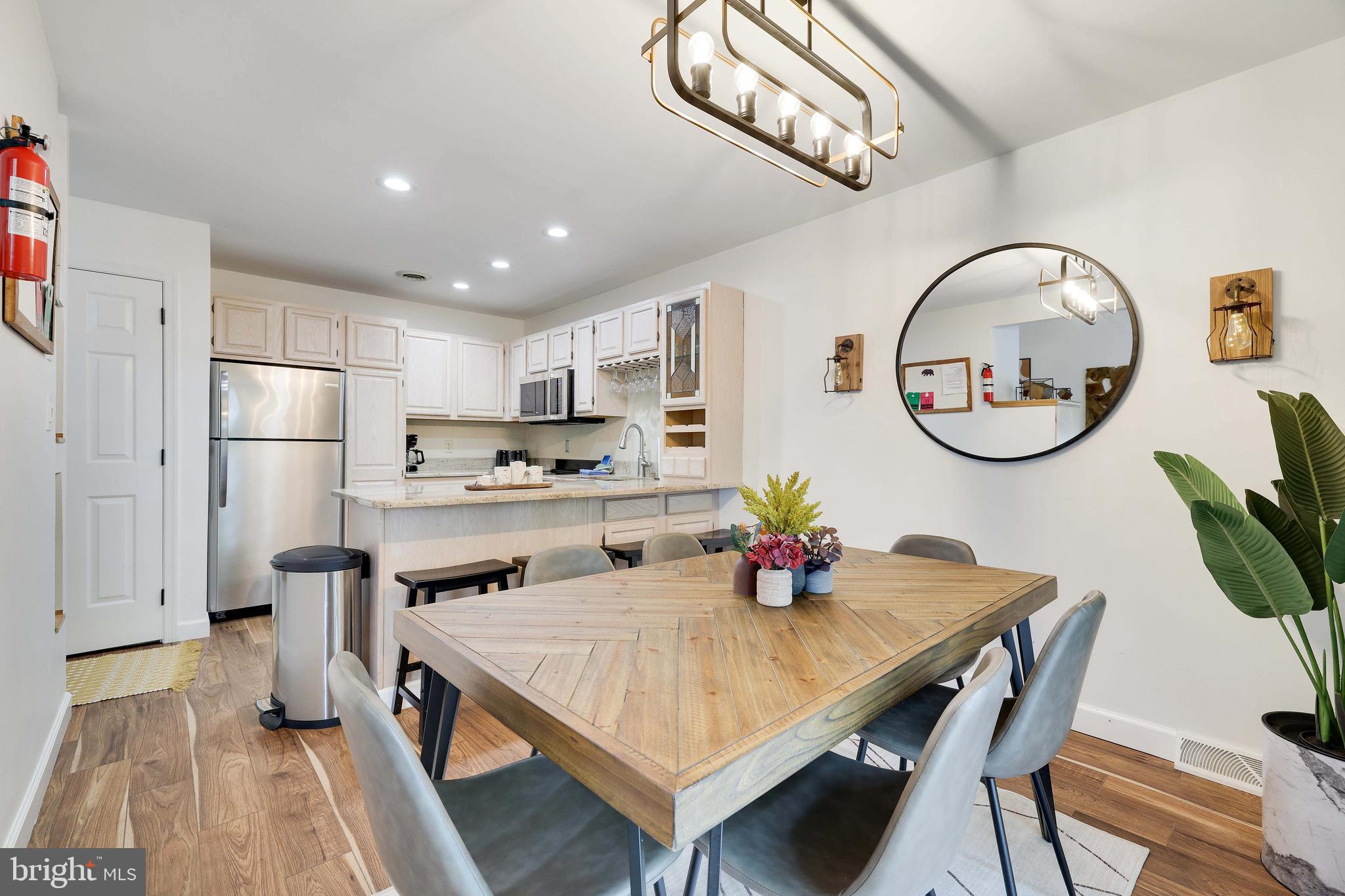 LAURELWOODS - Residential