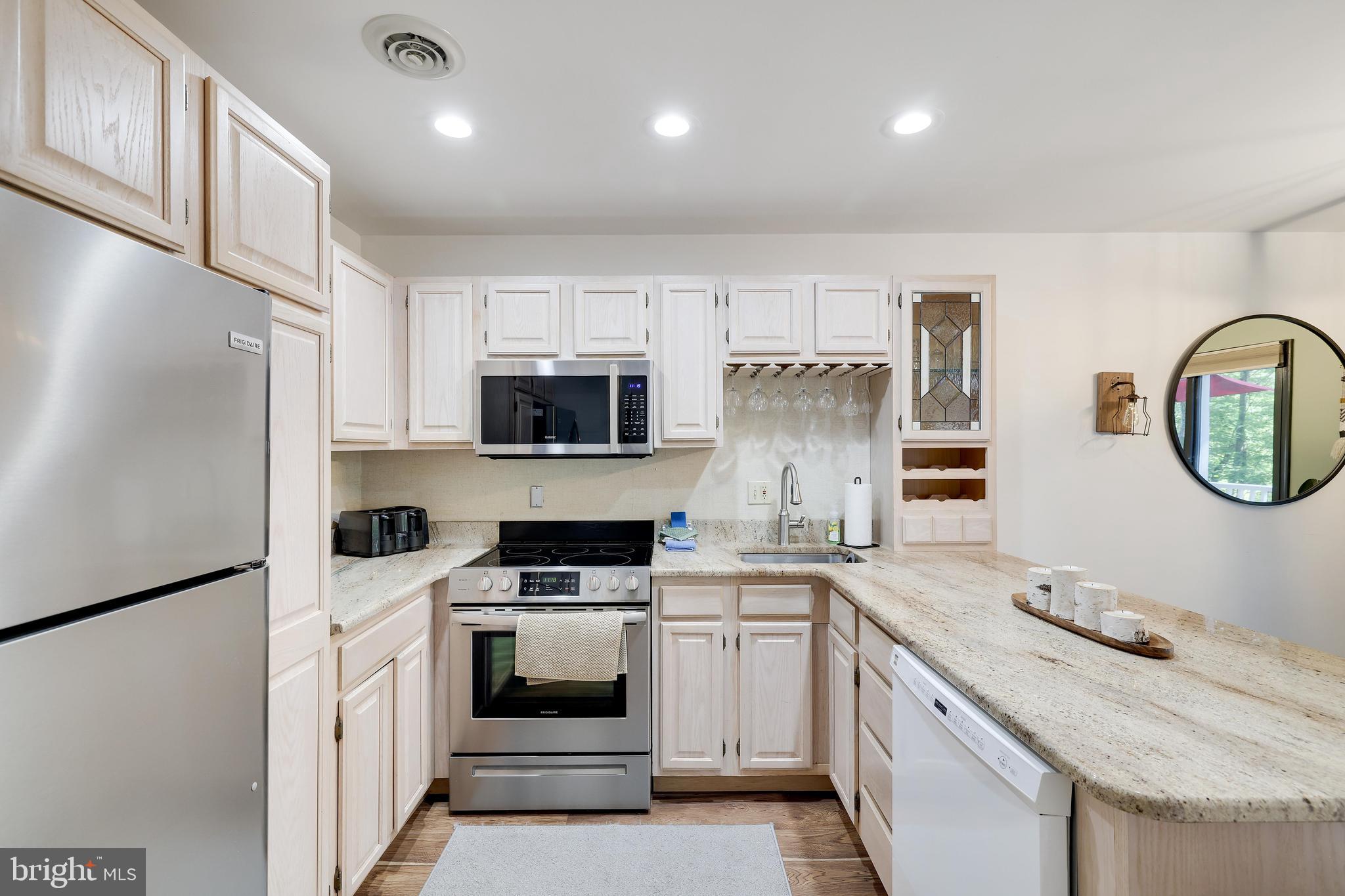 LAURELWOODS - Residential