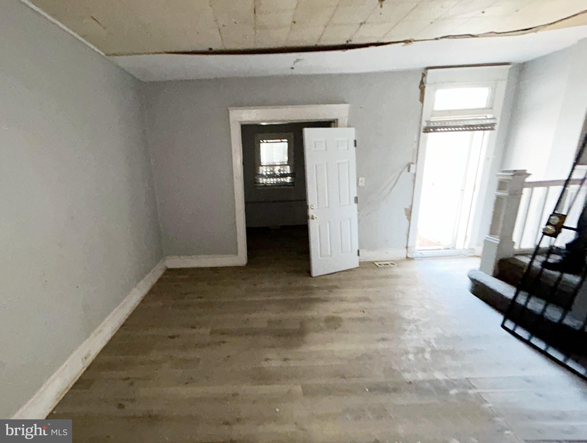 3908 W GARRISON AVENUE