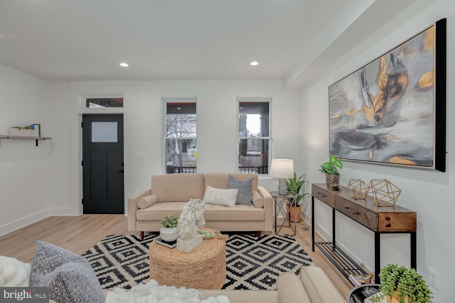 810 MADISON STREET NW