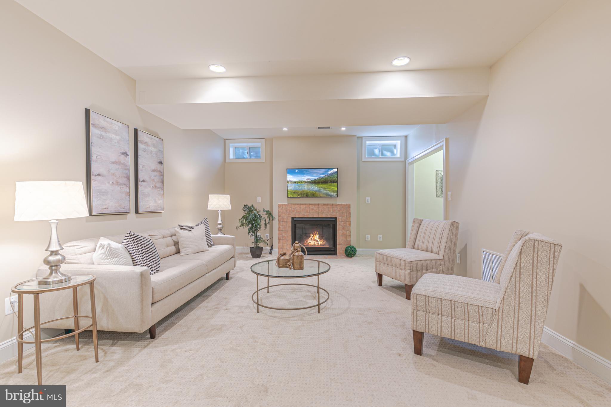 LEE HEIGHTS - Residential