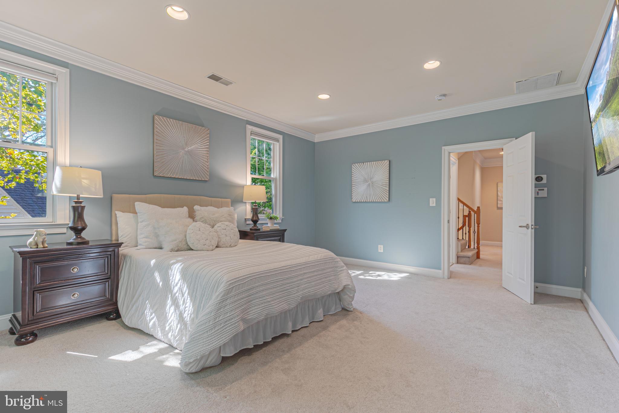 LEE HEIGHTS - Residential