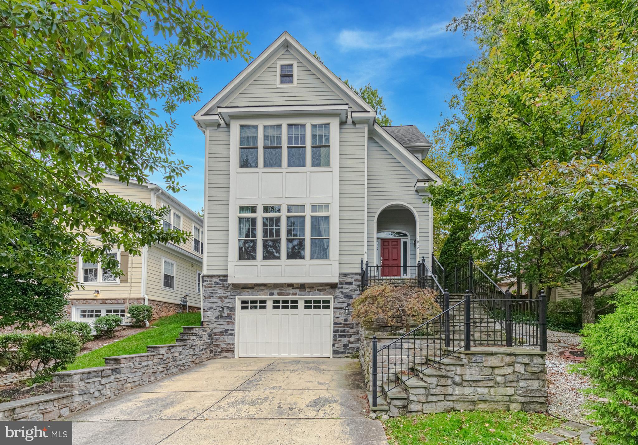 LEE HEIGHTS - Residential