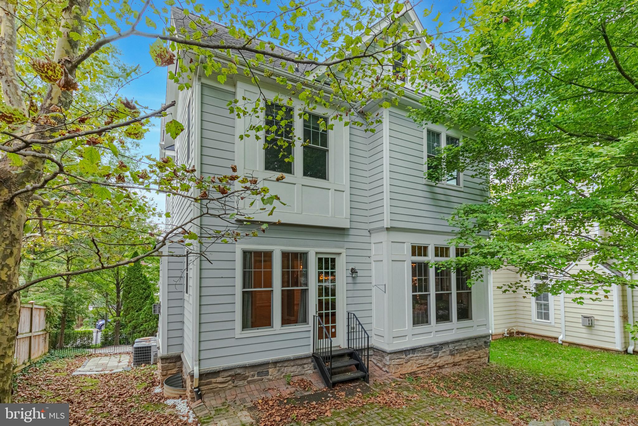 LEE HEIGHTS - Residential