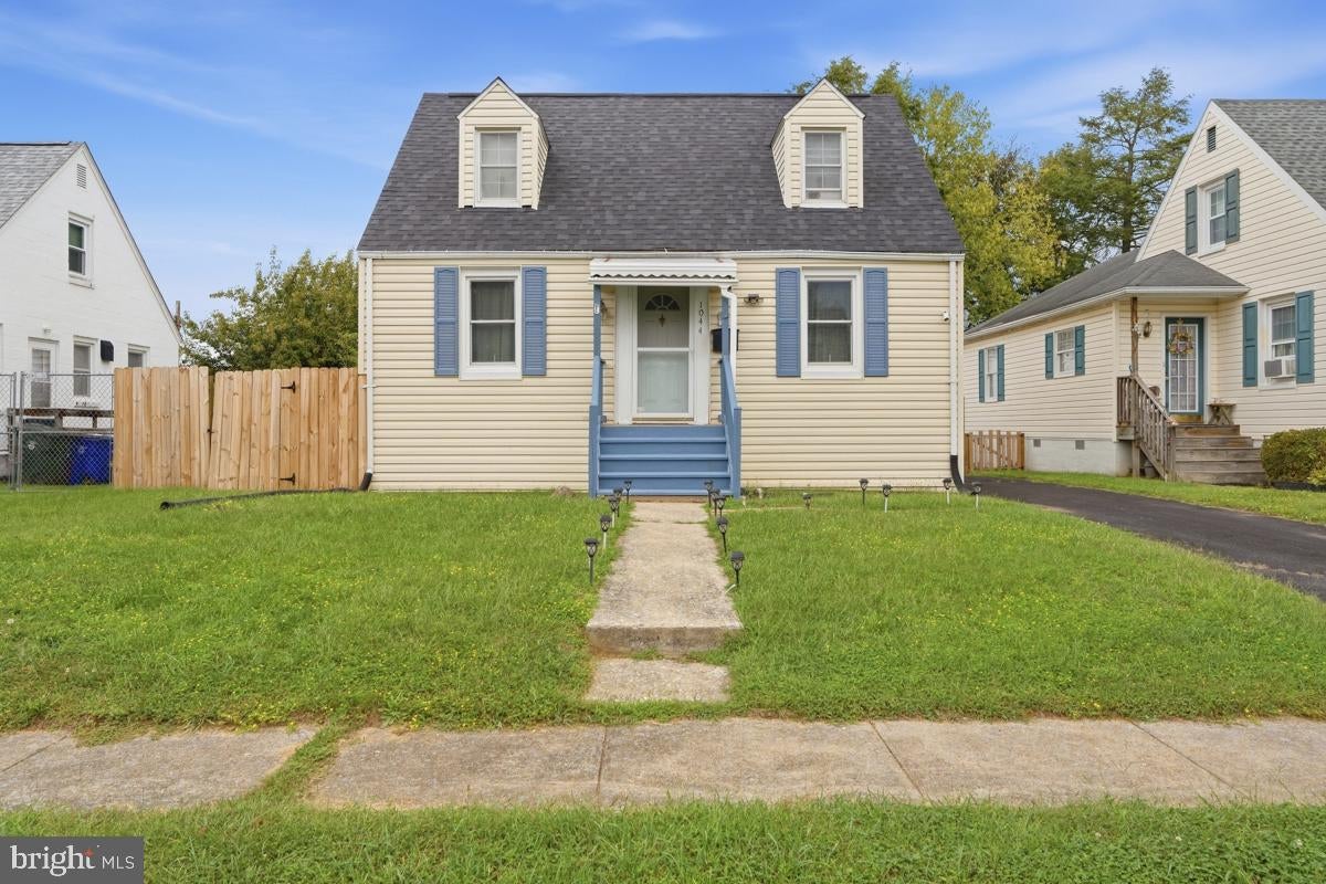 1044 BEECHWOOD DRIVE