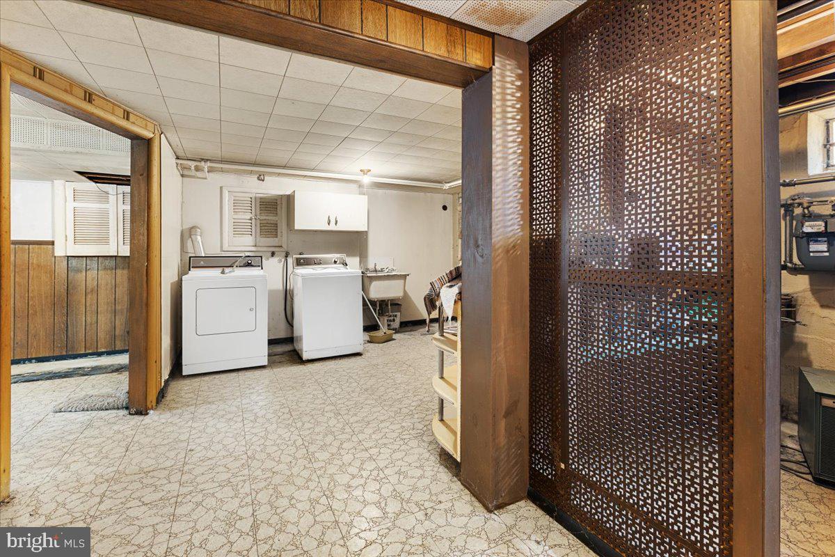 STOLLS MANOR - Residential