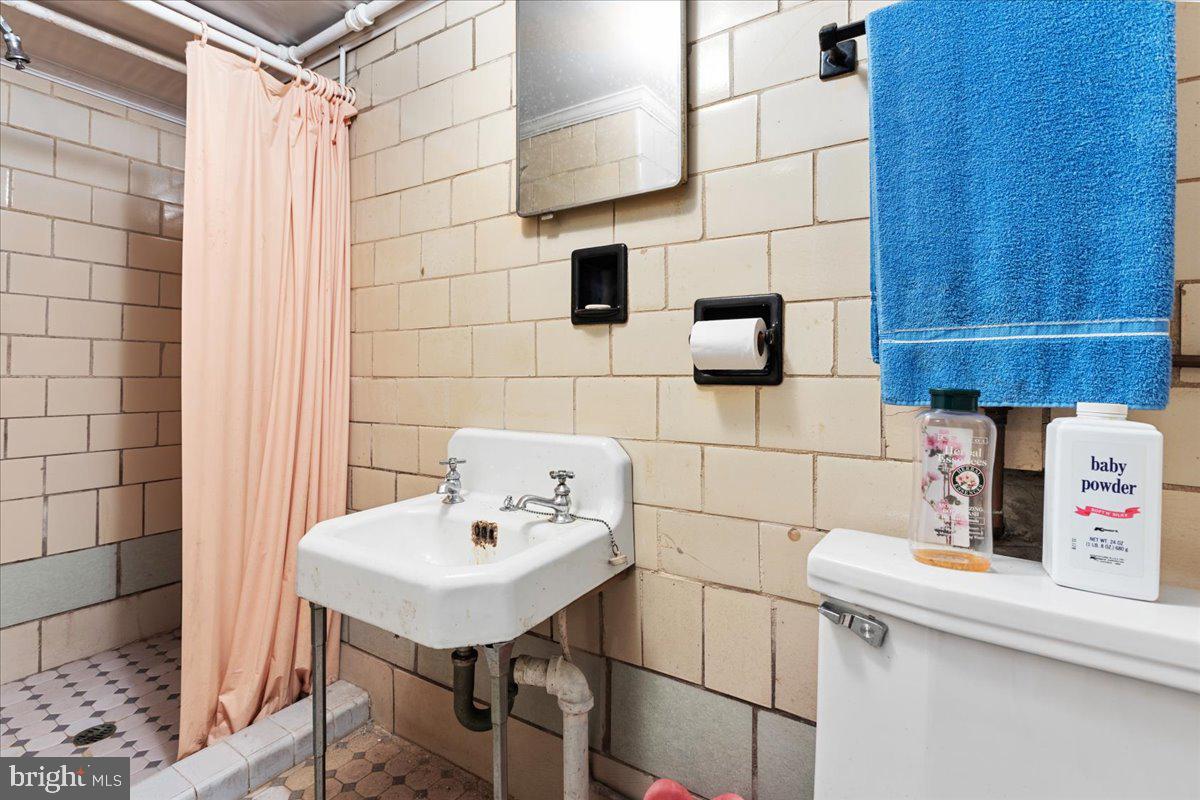 STOLLS MANOR - Residential