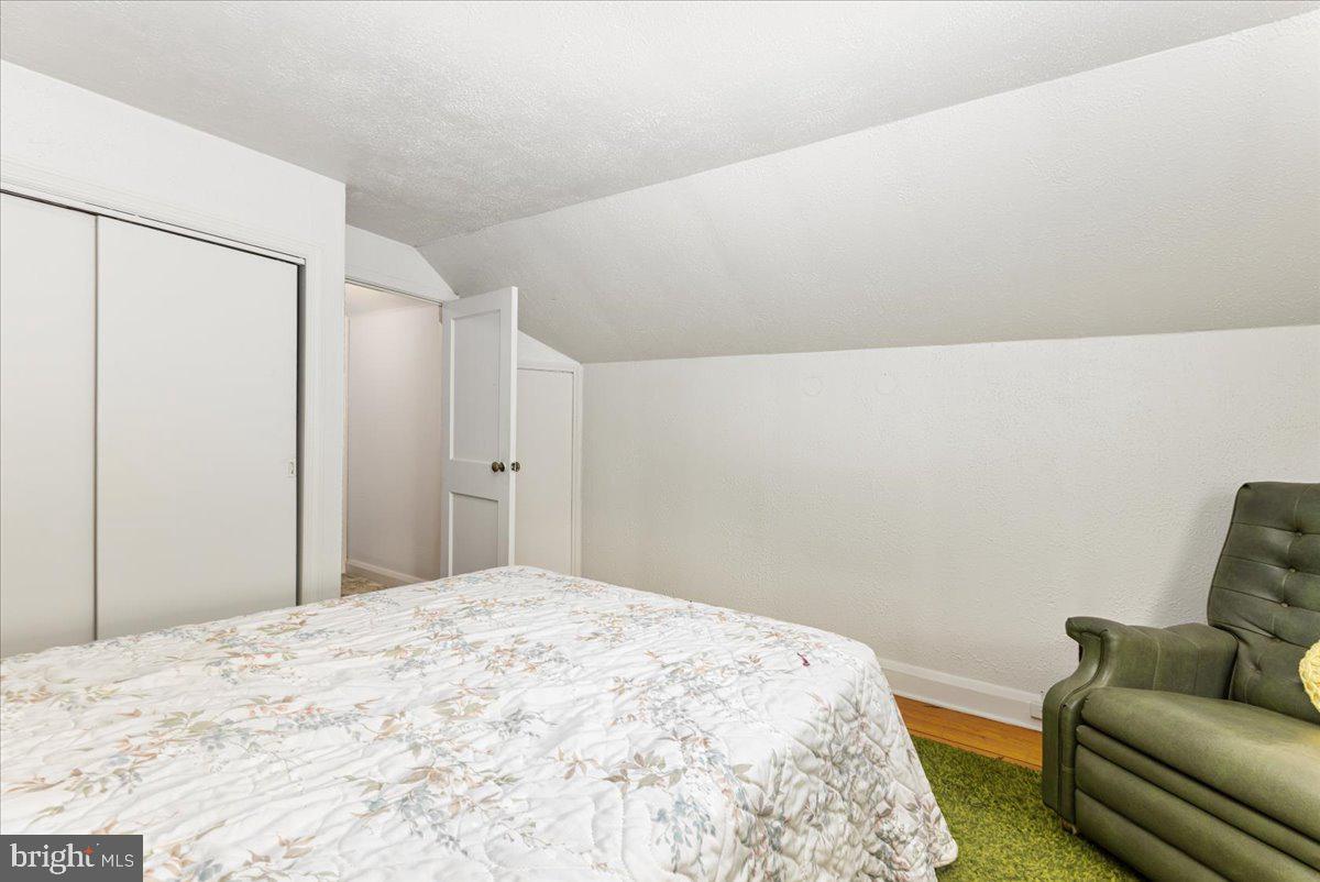 STOLLS MANOR - Residential