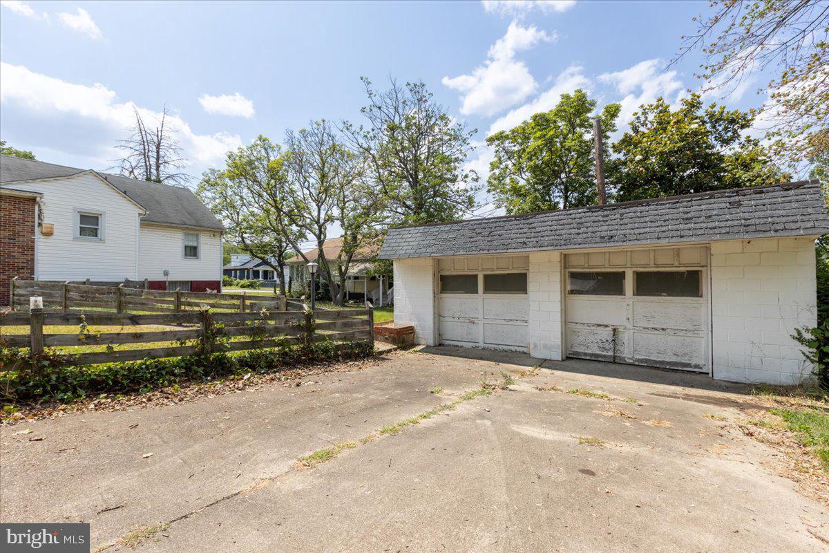 STOLLS MANOR - Residential