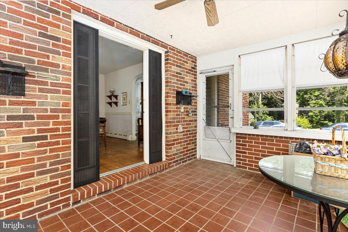 STOLLS MANOR - Residential