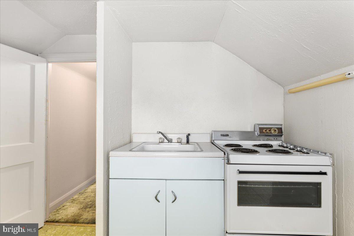 STOLLS MANOR - Residential