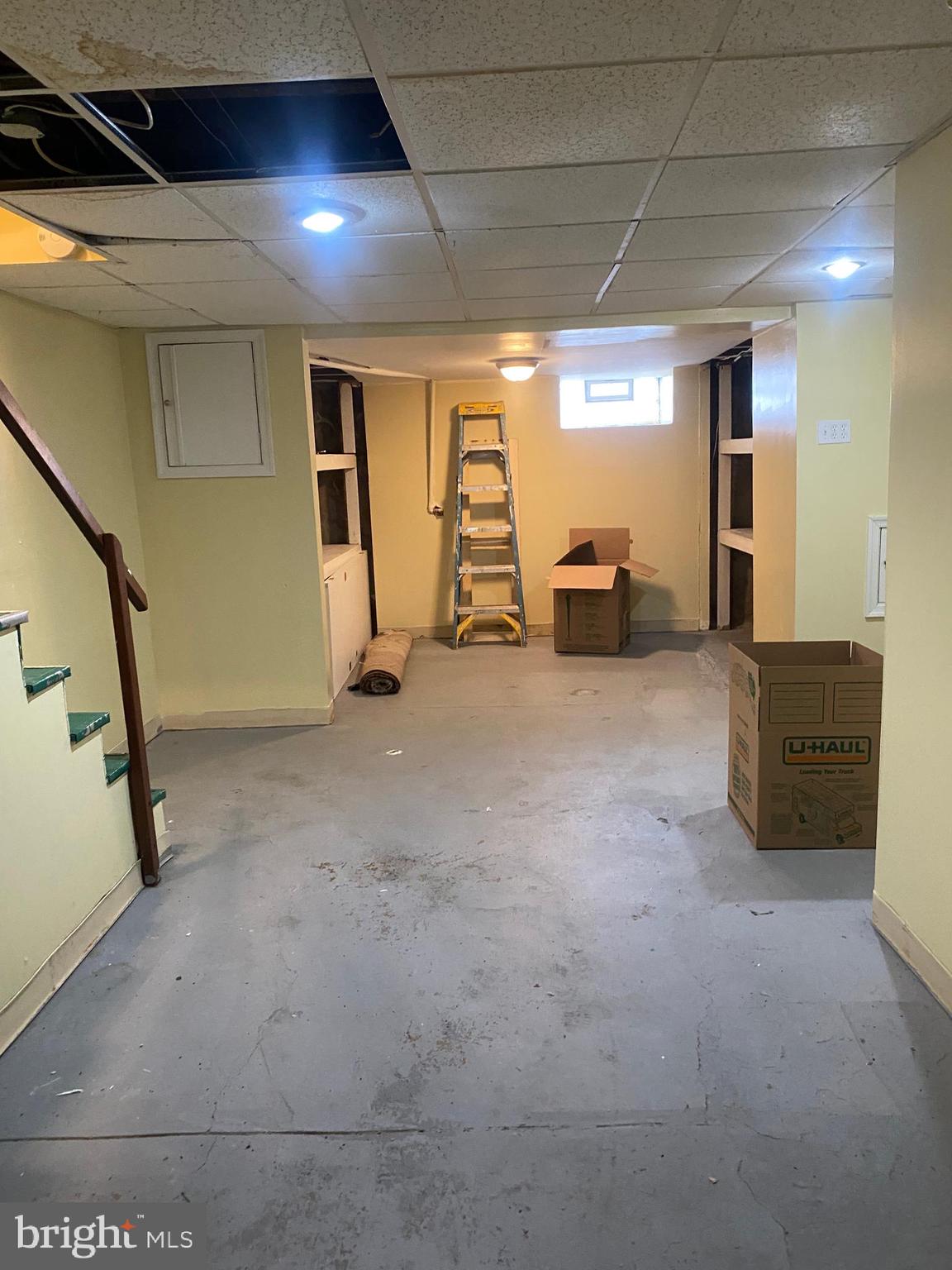 LAWNCREST - Residential Lease