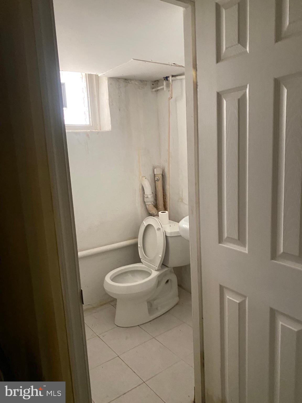 LAWNCREST - Residential Lease