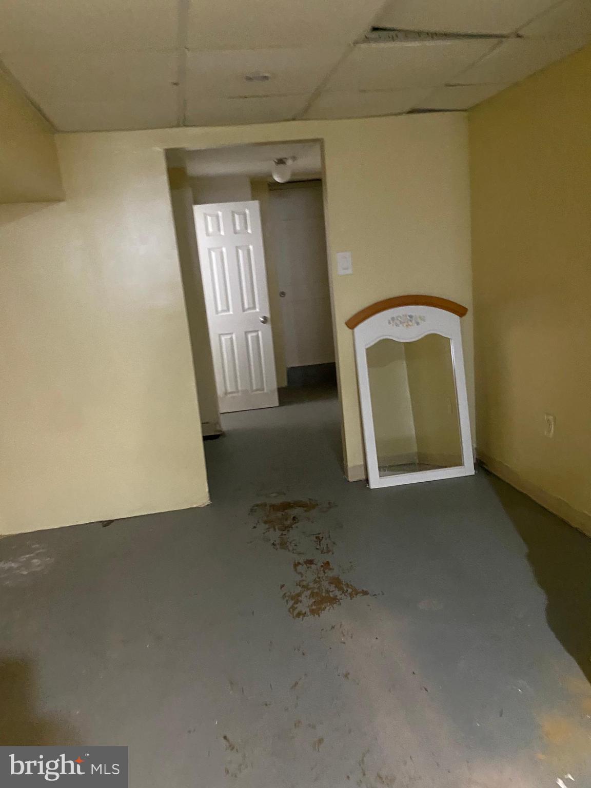 LAWNCREST - Residential Lease