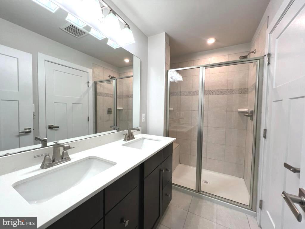 PADDOCK POINTE - Residential Lease