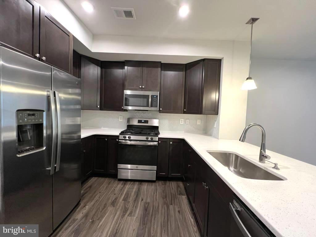 PADDOCK POINTE - Residential Lease