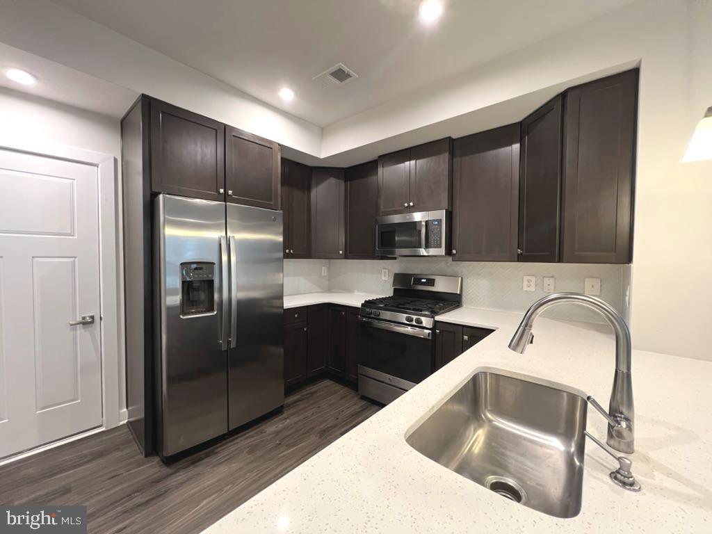 PADDOCK POINTE - Residential Lease