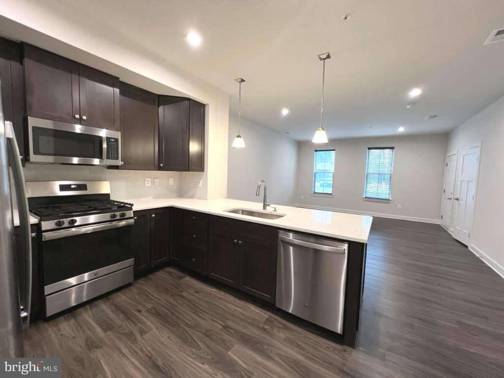 PADDOCK POINTE - Residential Lease