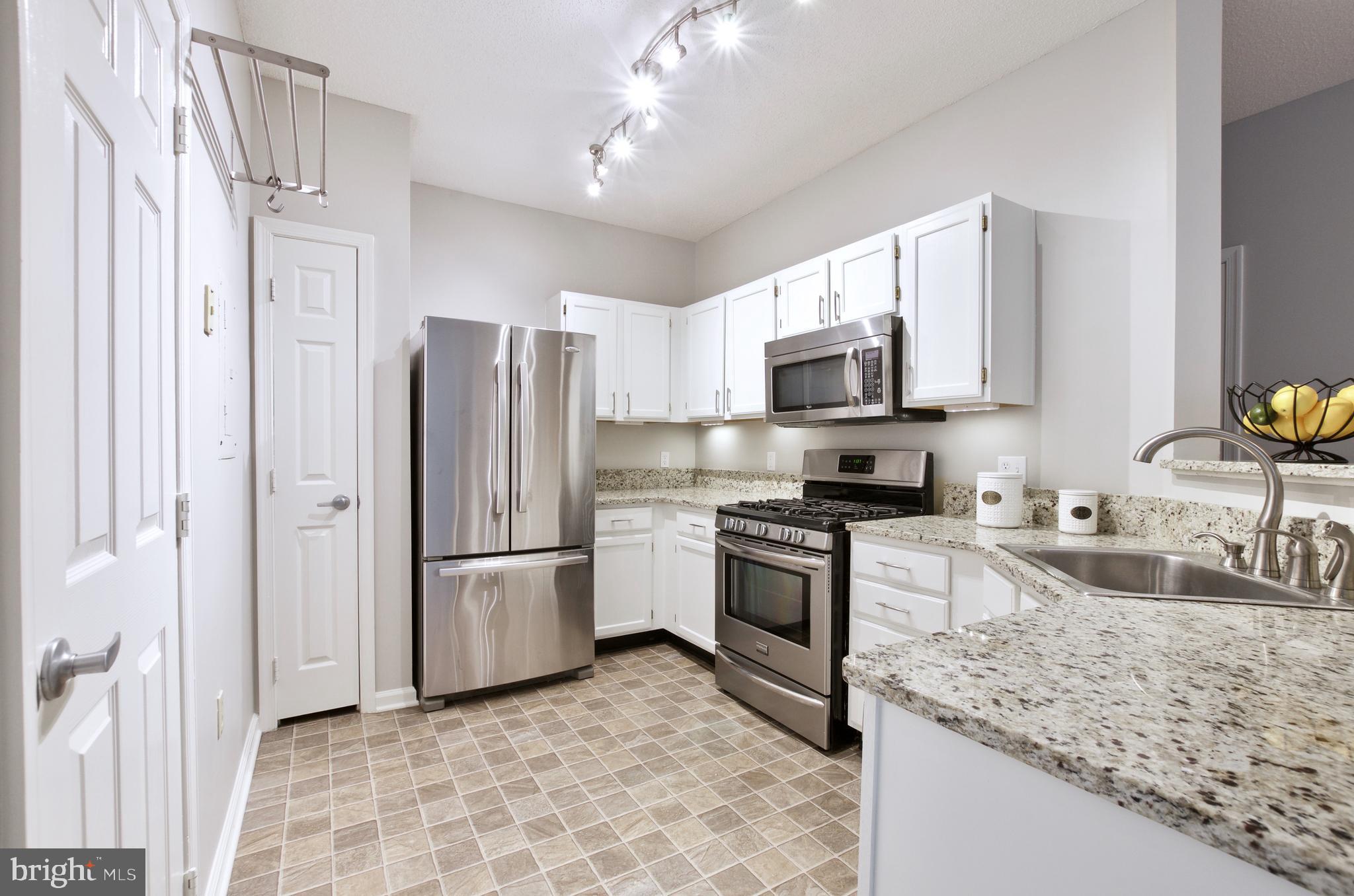 EDGEWATER AT TOWN CENTER - Residential Lease