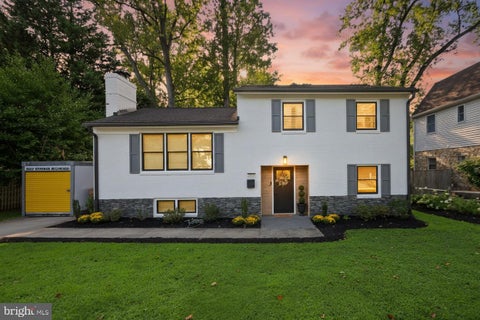 Photo of 2833 Woodlawn Avenue, FALLS CHURCH, VA 22042 (MLS # VAFX2336112)