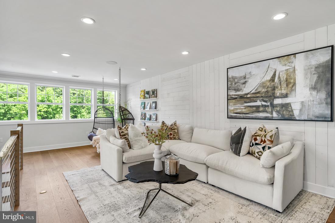 REGENCY AT STONE MEADOWS FARM - Residential