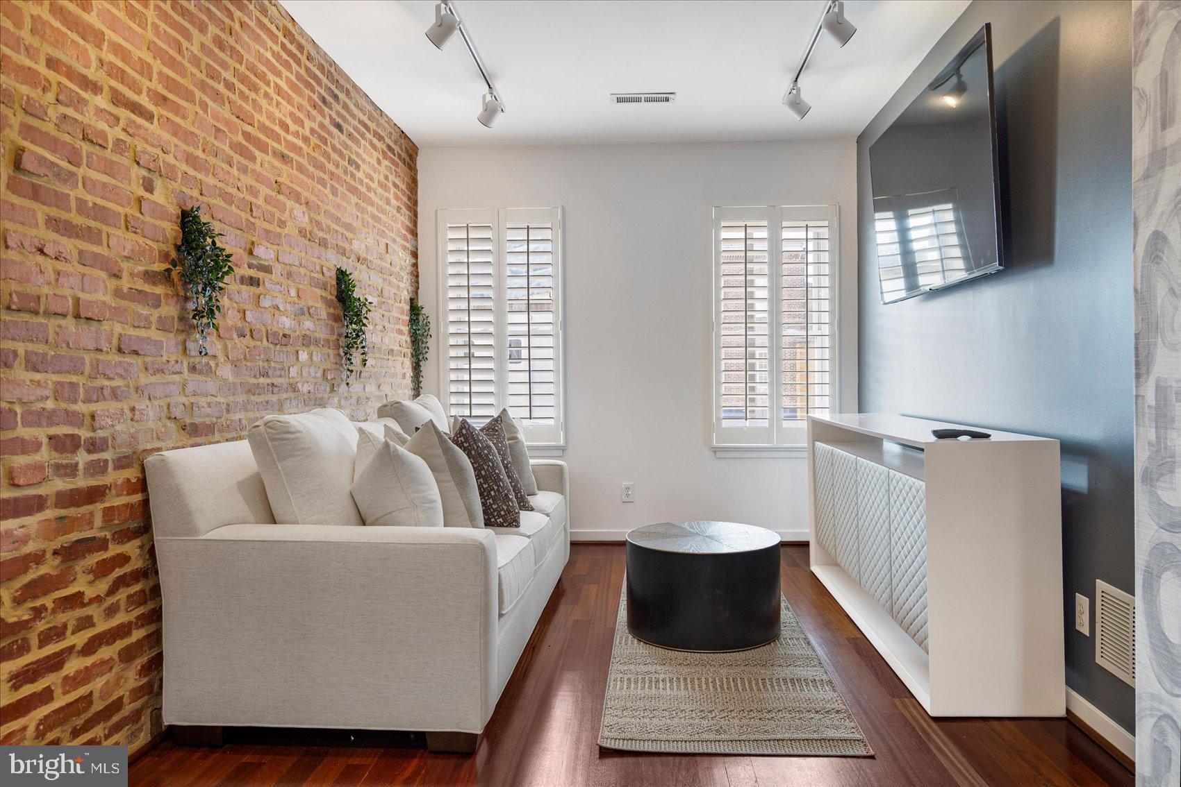 FELLS POINT HISTORIC DISTRICT - Residential