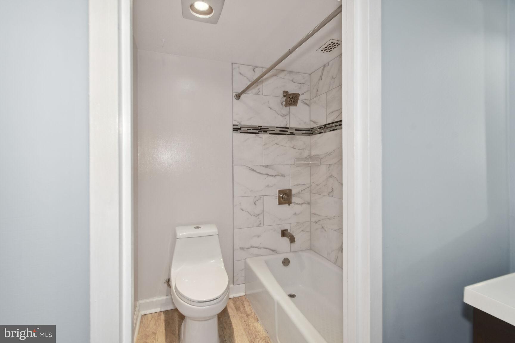 SKYLINE PLAZA - Residential Lease