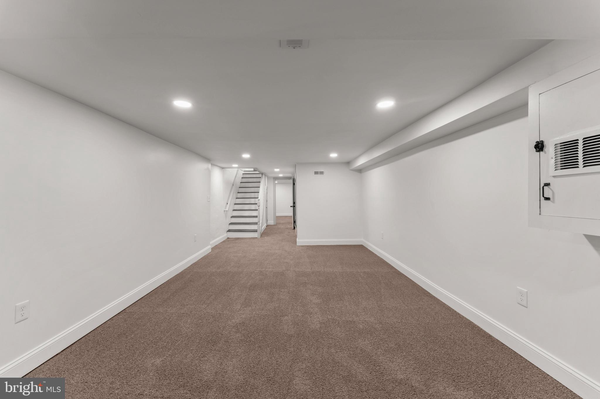 ELWOOD PARK - Residential