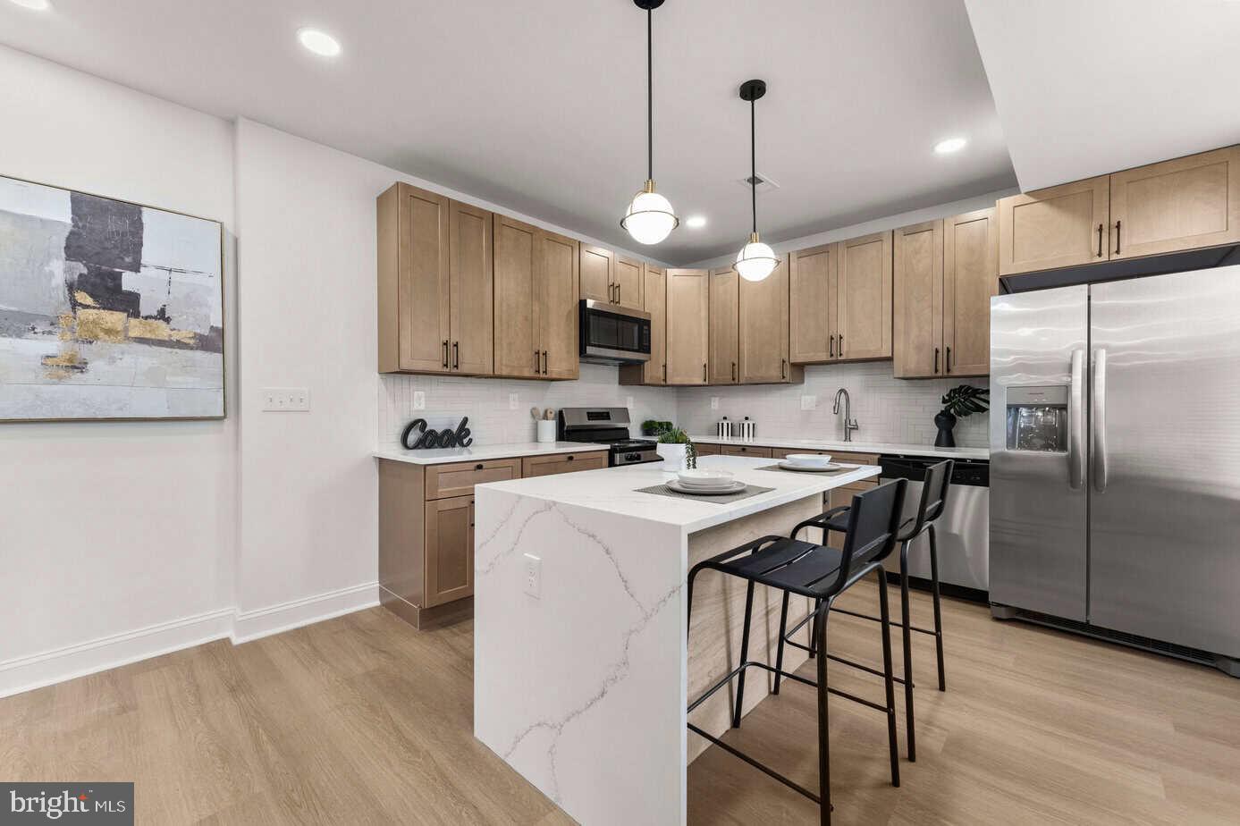 ELWOOD PARK - Residential