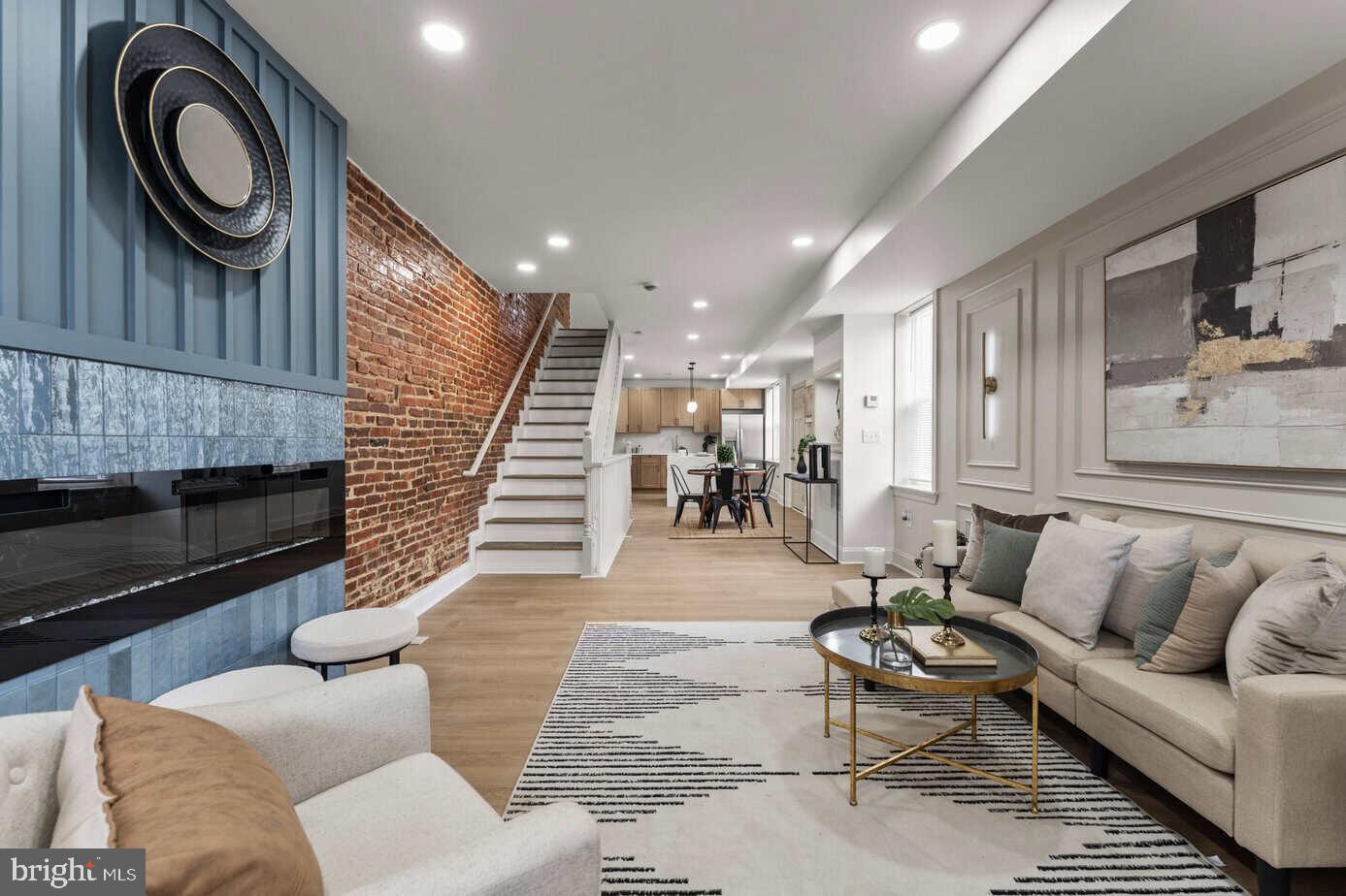 ELWOOD PARK - Residential