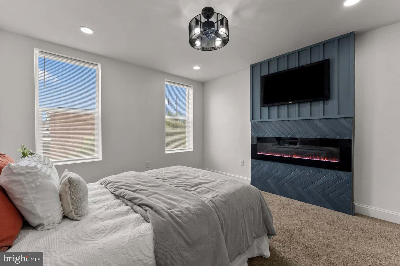 ELWOOD PARK - Residential