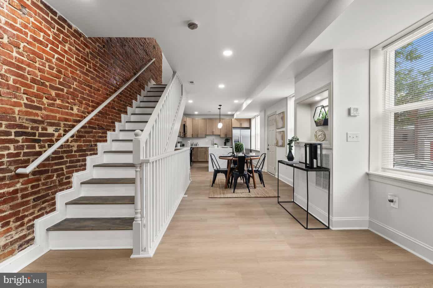 ELWOOD PARK - Residential