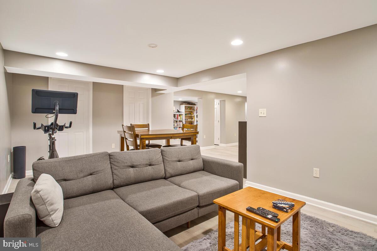 BELHAVEN BEACH - Residential