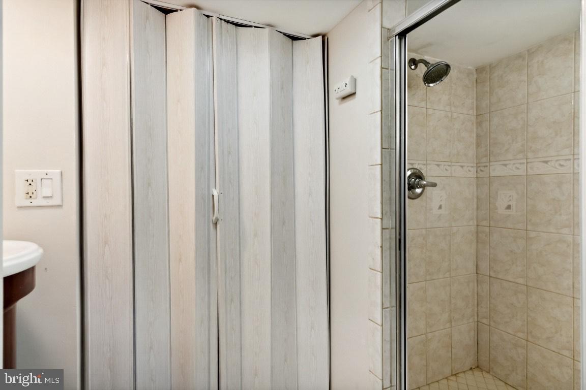 BALTIMORE HIGHLANDS - Residential