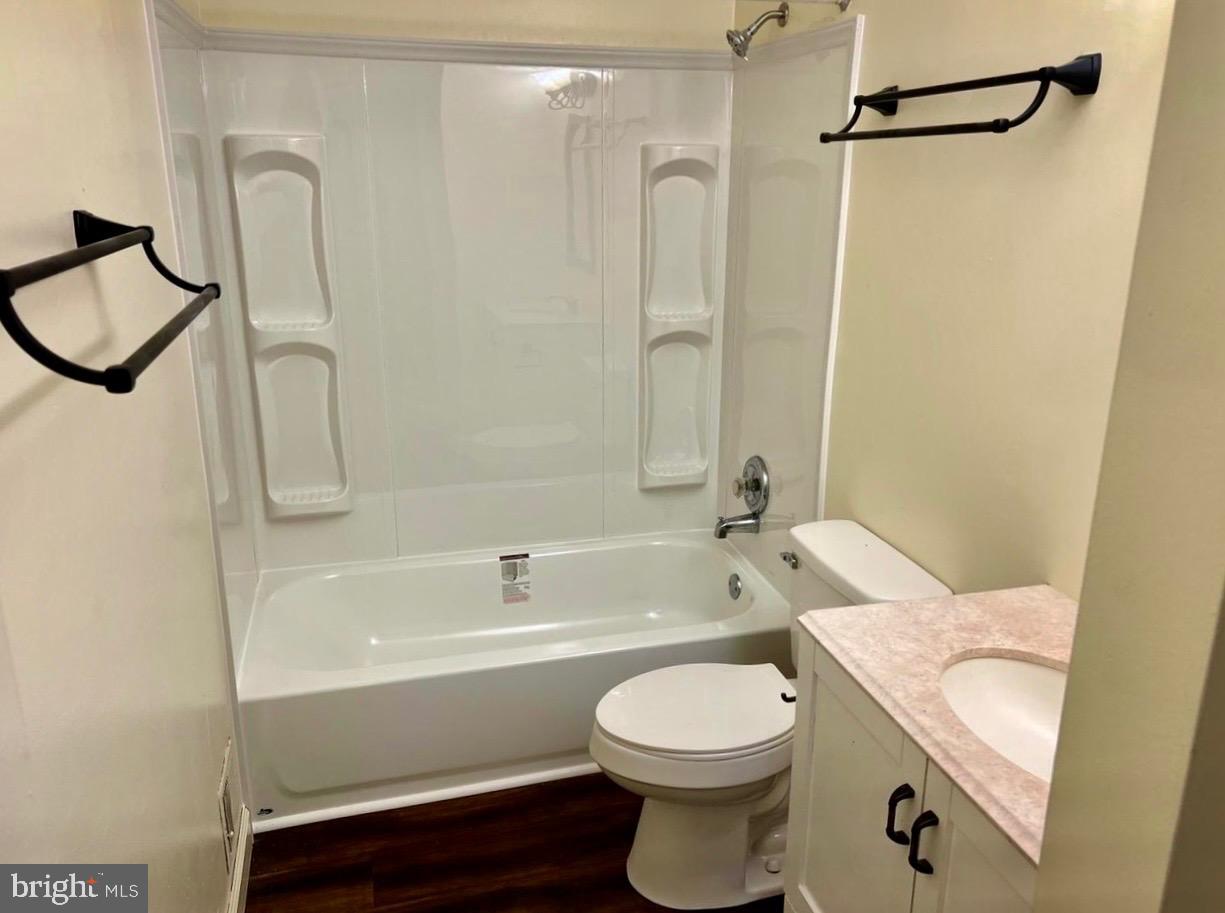 DALE CITY - Residential Lease