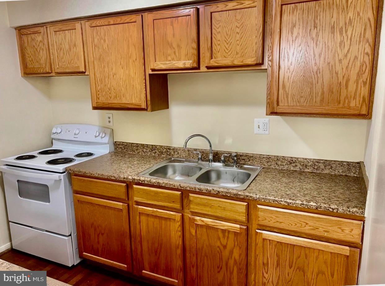 DALE CITY - Residential Lease