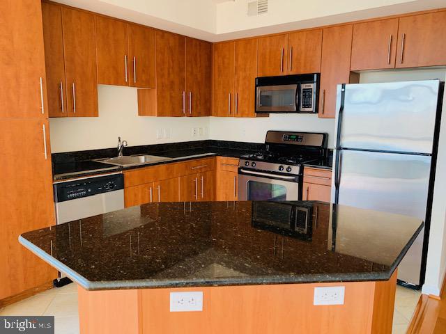 CLARENDON 1021 - Residential Lease