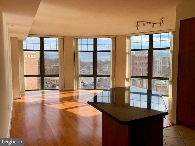 CLARENDON 1021 - Residential Lease