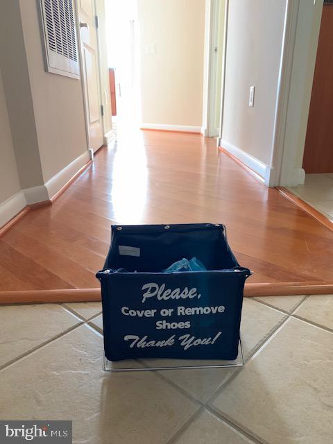 CLARENDON 1021 - Residential Lease