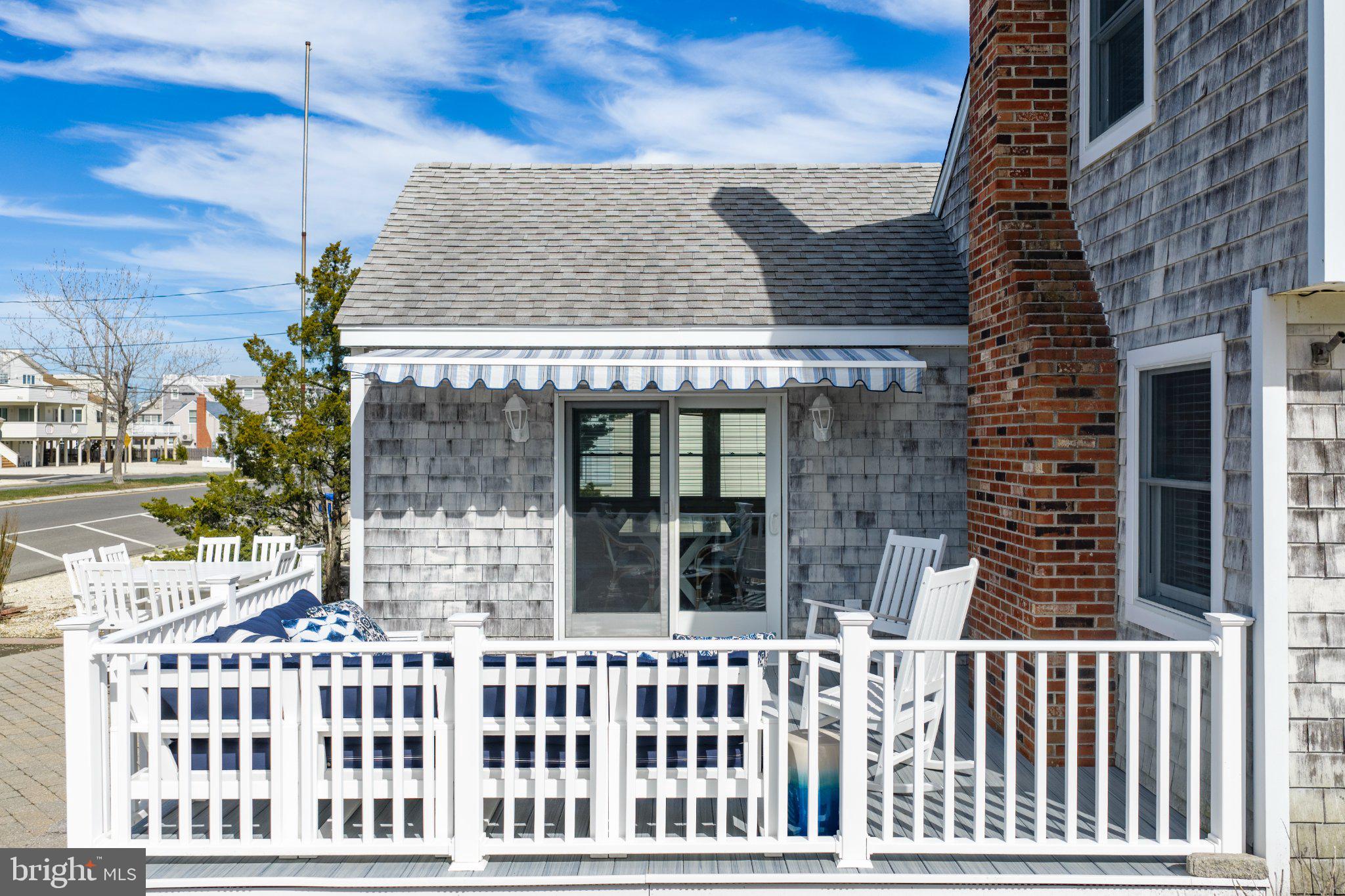 295 N 9TH STREET