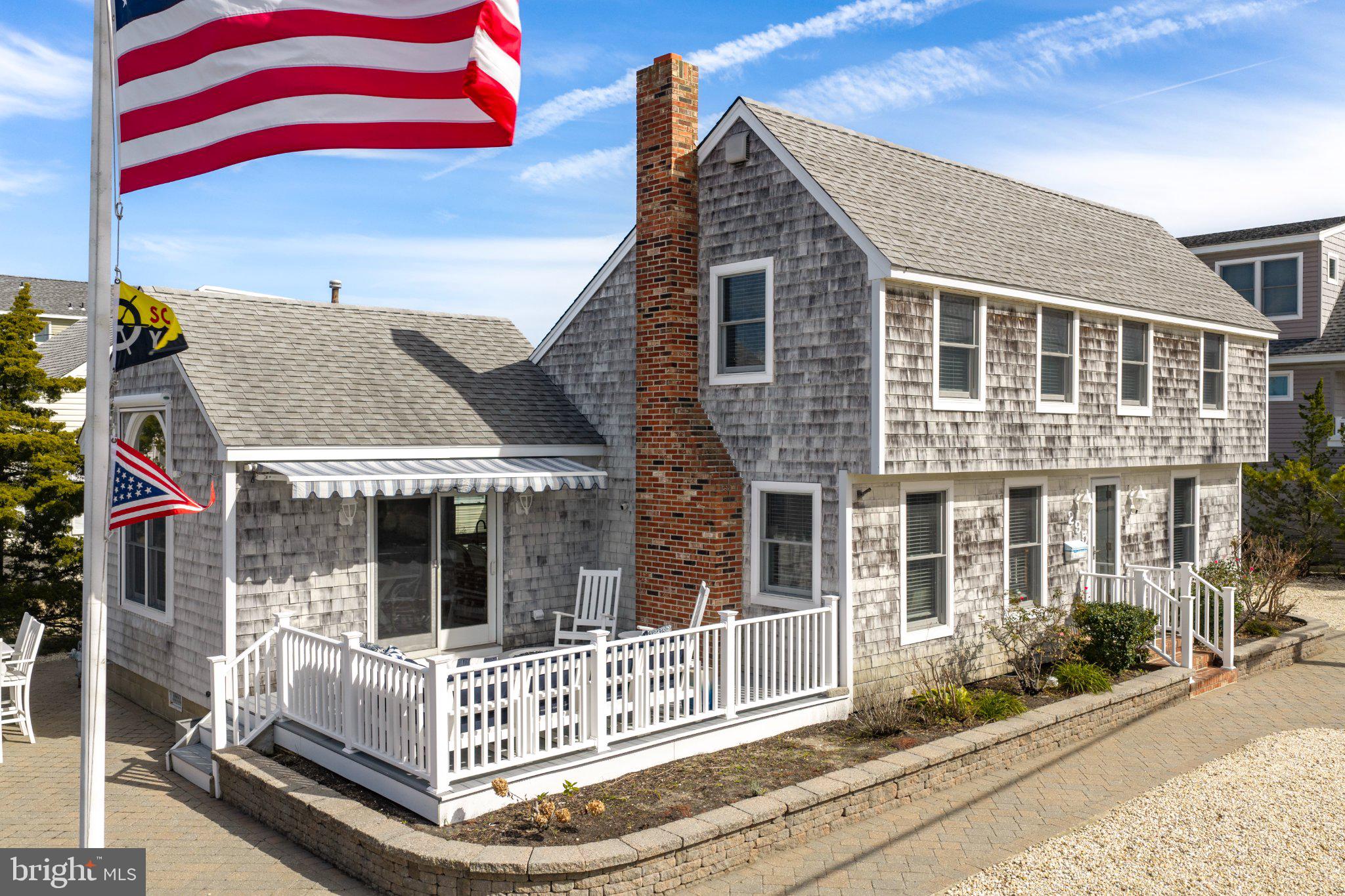 295 N 9TH STREET