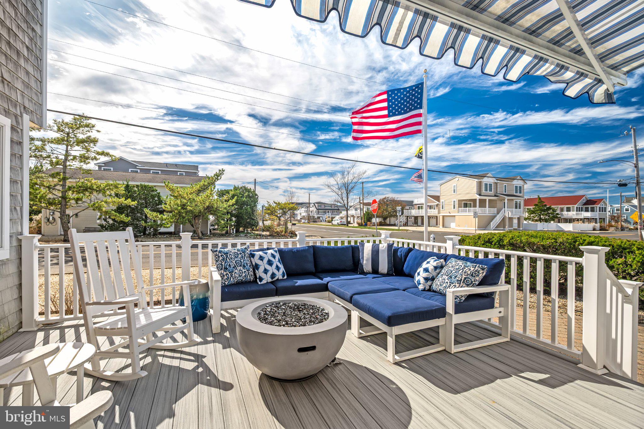295 N 9TH STREET