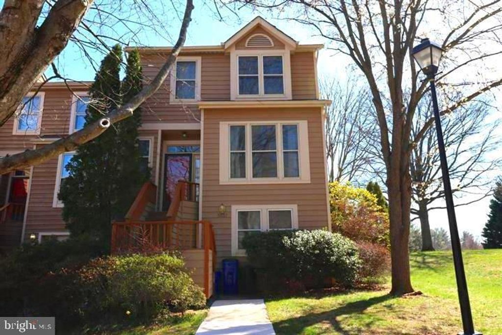 Photo of 5937 Cedar Fern Court #B, COLUMBIA, MD 21044 (MLS # MDHW2060402)