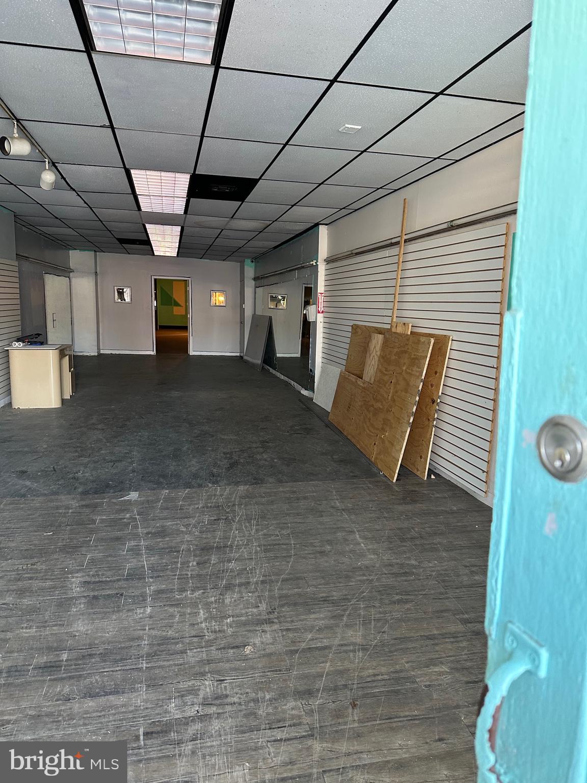 1192 YORKSHIP SQUARE